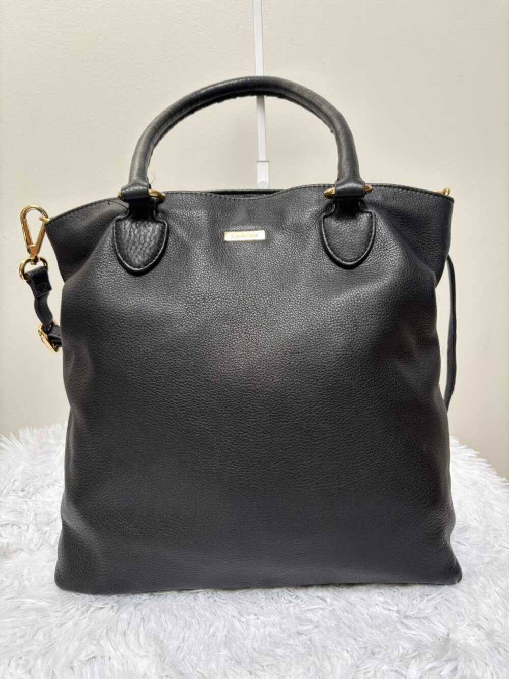 Danier Black Genuine Leather 2-Way Shoulder Bag - Picture 2 of 14